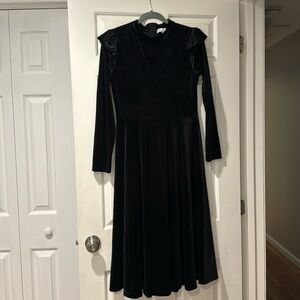 Ivy city black velvet long sleeve dress